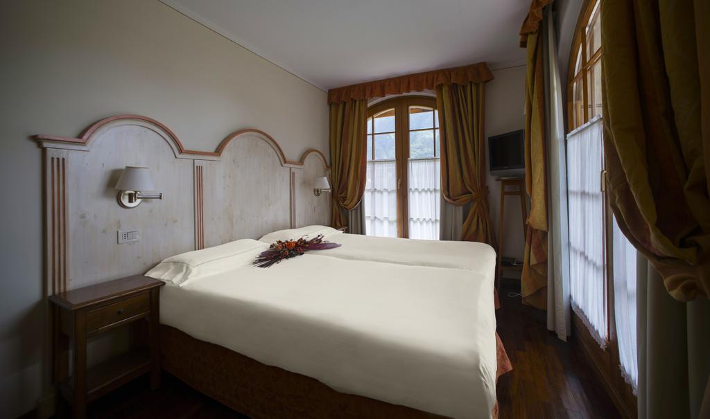 Holidays Dolomiti Apartment Resort Carisolo Bagian luar foto