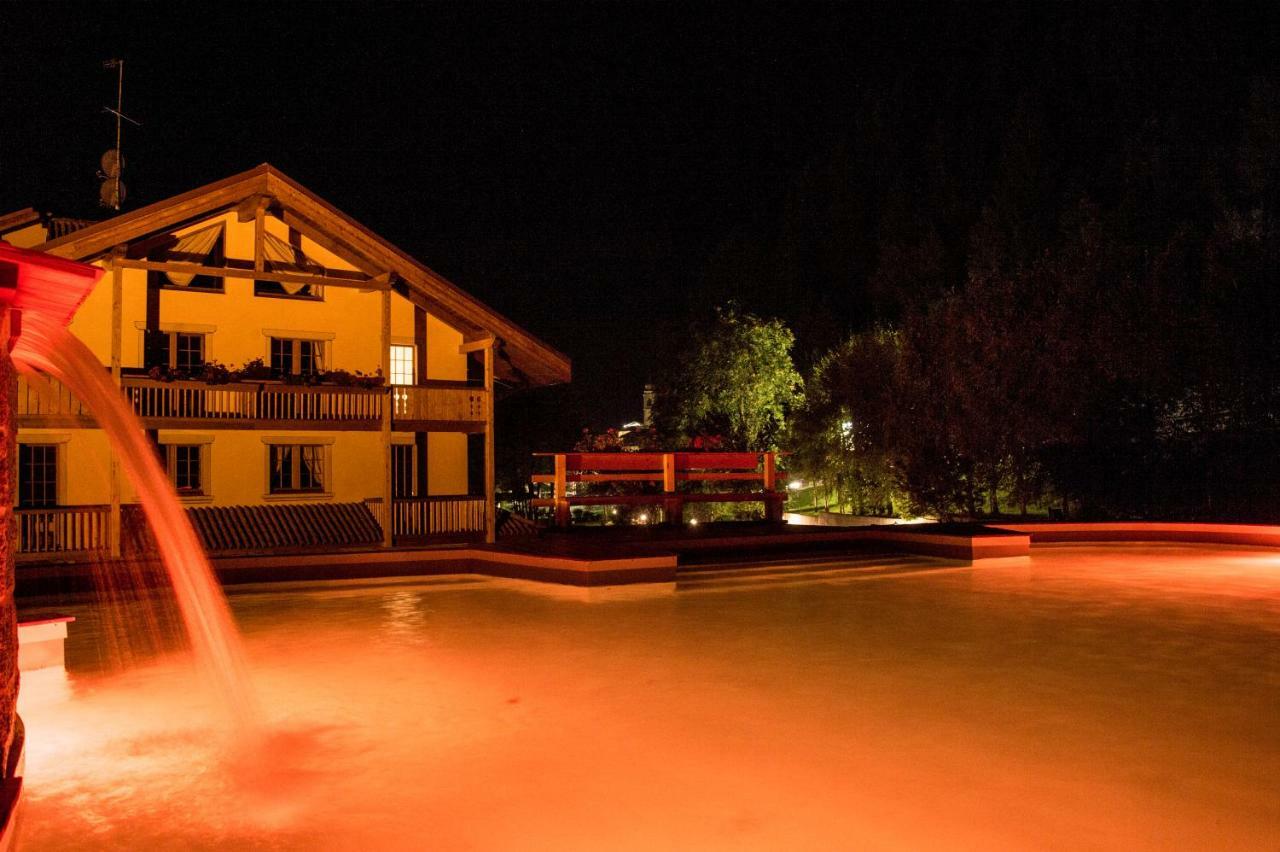 Holidays Dolomiti Apartment Resort Carisolo Bagian luar foto
