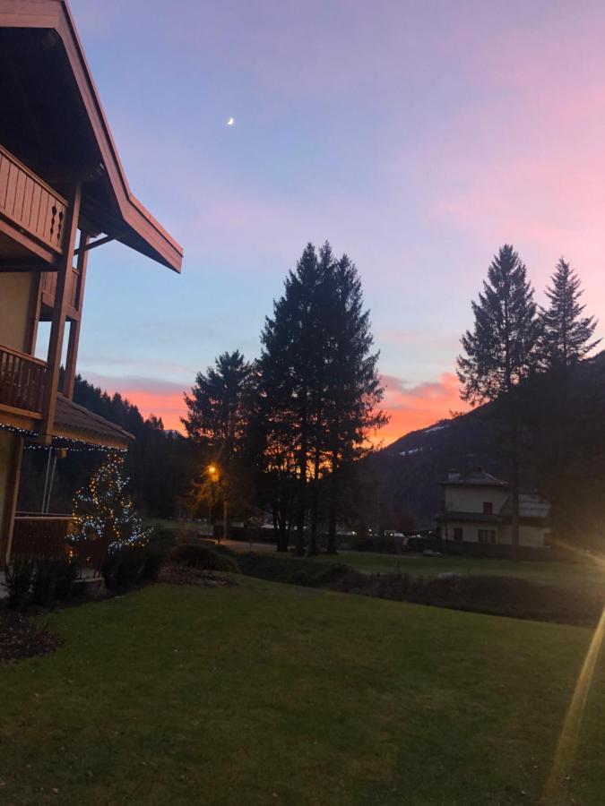 Holidays Dolomiti Apartment Resort Carisolo Bagian luar foto